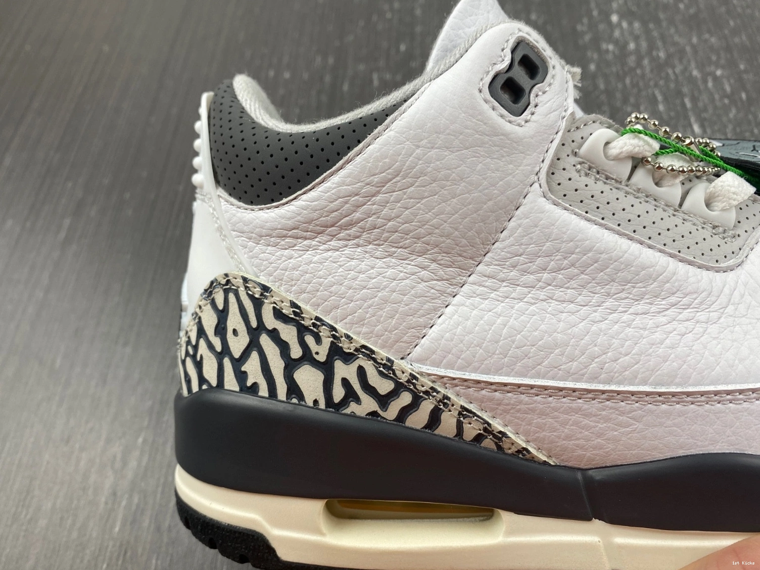 DX6665-100 Sneak - (GS) Jordan Retro N' 3 Hide 0217